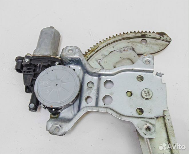 Стеклоподъемник двери передней правой Suzuki SX4 2
