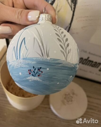 Стеклянный елочный шар