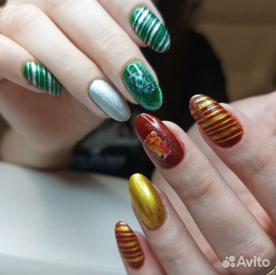 Маникюр (подарочек при первом посещении)