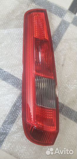 Фонарь левый Ford Fiesta