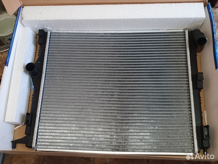 Радиатор охлаждения Рено Логан