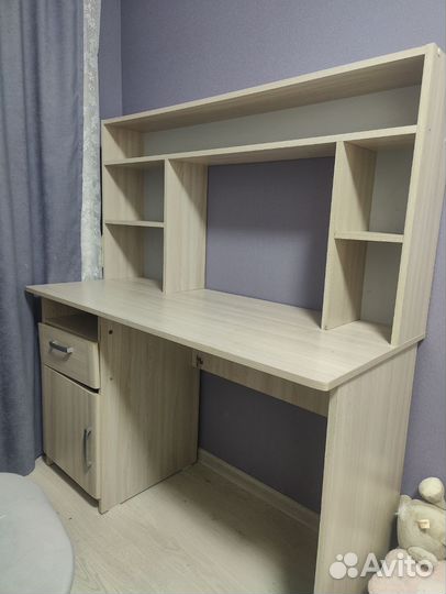 Письменный стол