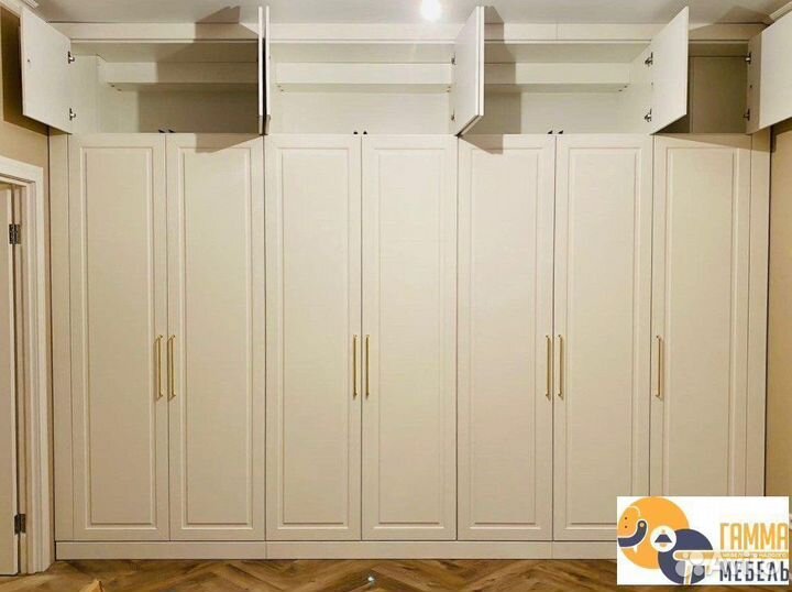 Шкаф распашной