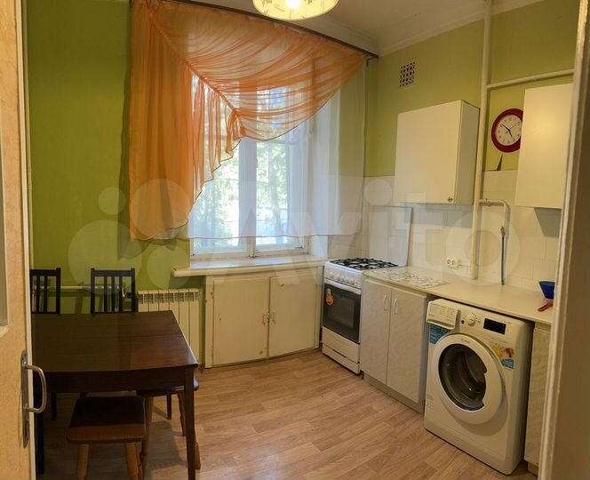 2-к. квартира, 53 м², 2/4 эт.