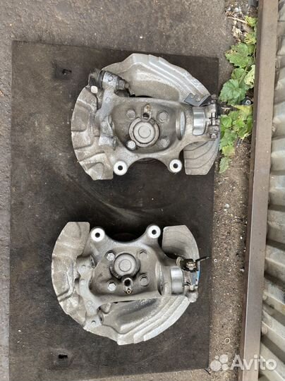 Кулак передний BMW M3 E92 31212283436