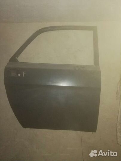 Двери от автомобиля волга 2410