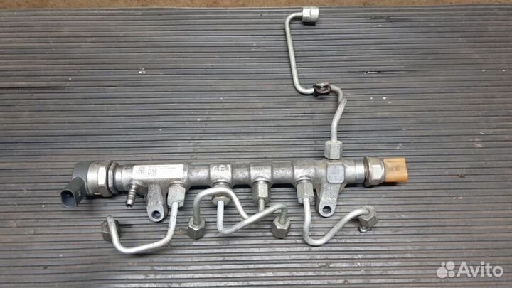 Топливная рампа с датчиками TDi 2.0 vag 03L130089P