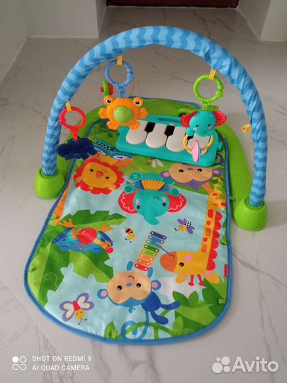 Детский игровой коврик с пианино Fisher price