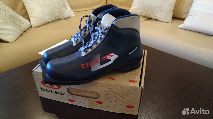 Лыжные ботинки Botas Vega р45 NN75 Чехия