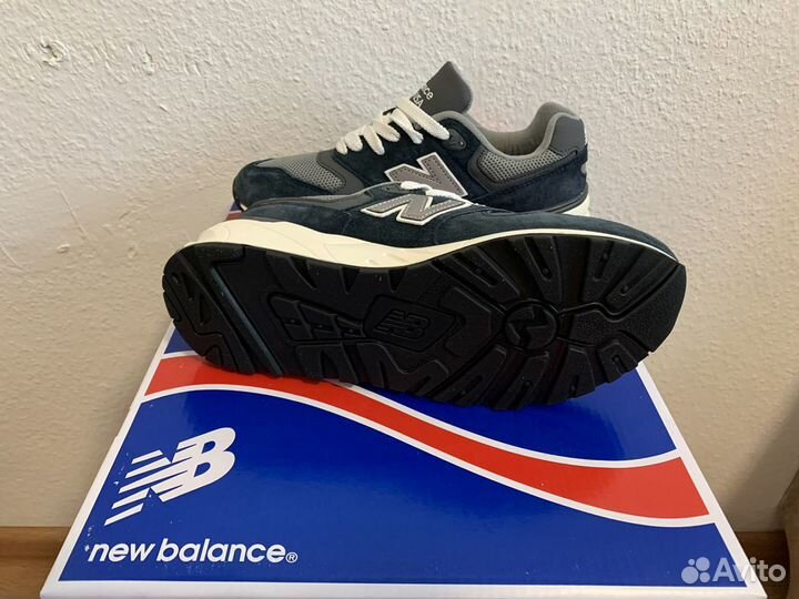 Женские кроссовки new balance