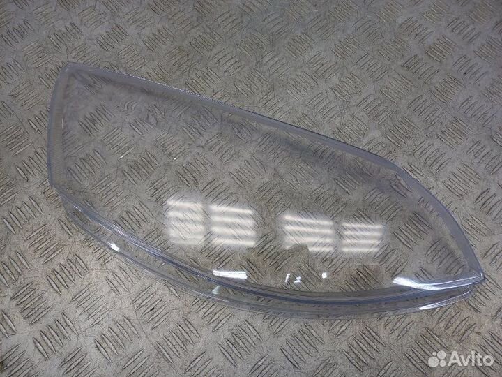 Стекло фары правой Лада Granta 2192