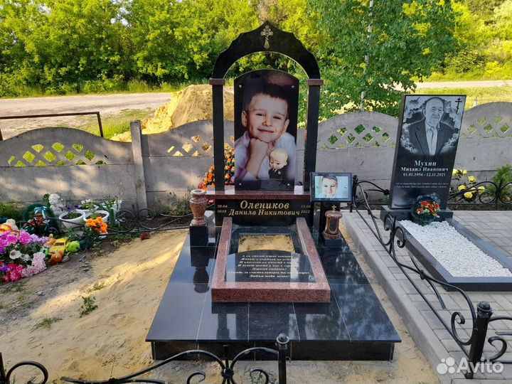 Памятники и надгробия. Установка. Укладка плитки