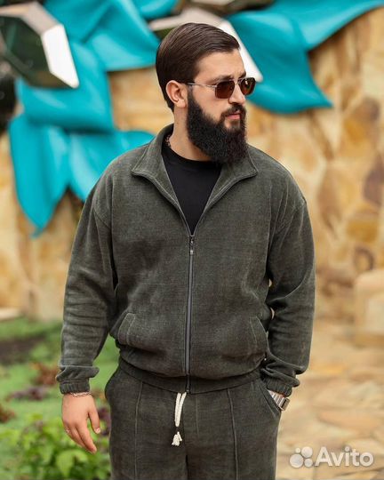 Строгий спортивный костюм мужской