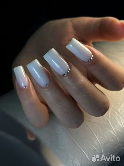 Модель на маникюр