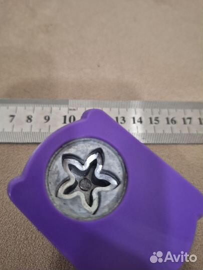 Дырокол цветок