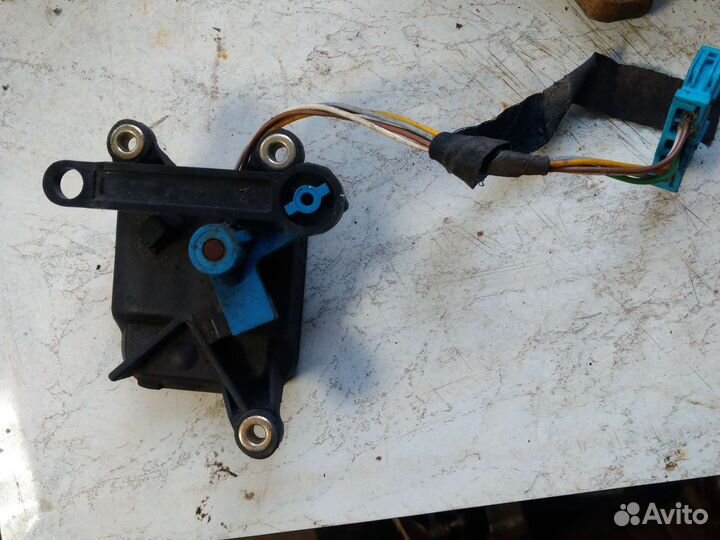Моторчик заслонки отопителя Audi A4 B5