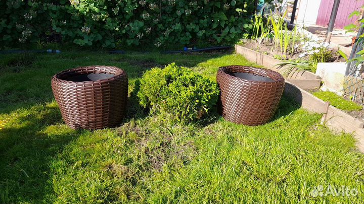 Кашпо из искусственного ротанга