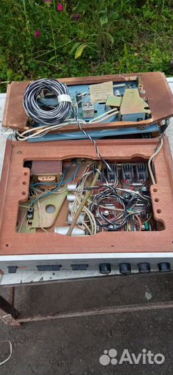 Виниловый проигрыватель