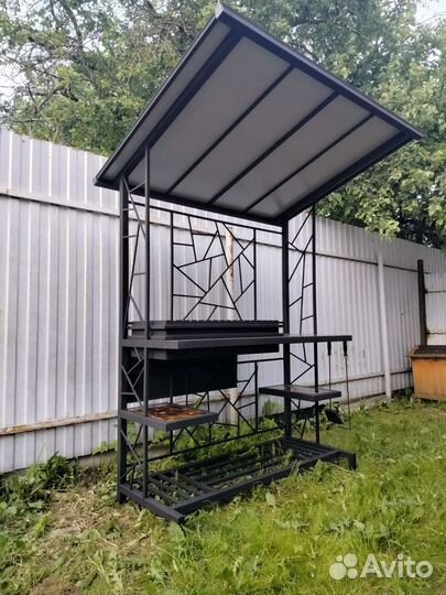 Мангал с крышей