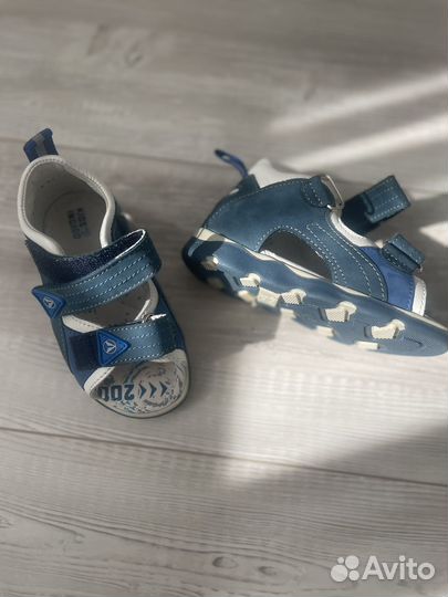 Сандалии детские для мальчиков 23 новые