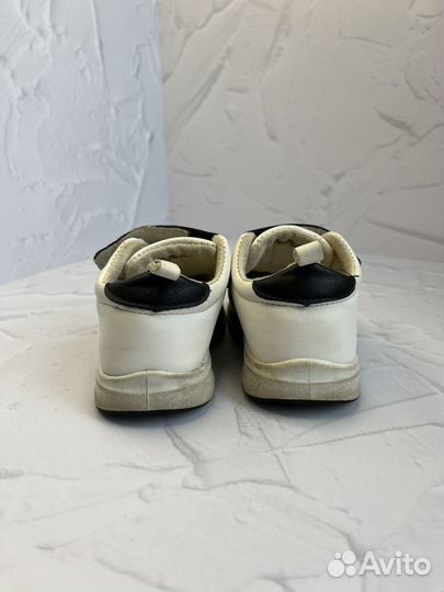 Кроссовки детские 23