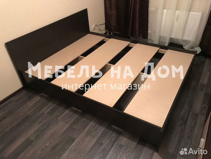 Кровать