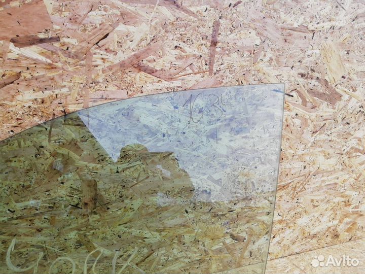 Стекло двери передней левой Volkswagen Touareg