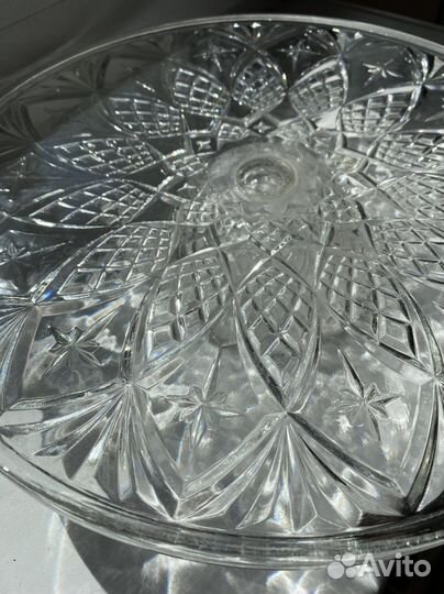 Подставка стеклянная под десерты