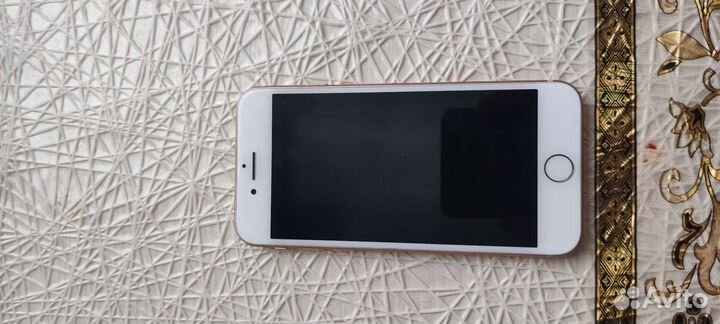 Телефон iPhone