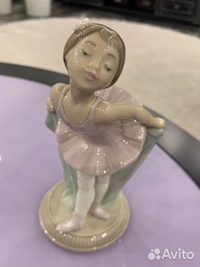 Фарфоровая статуэтка балерина Nao Lladro