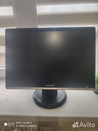 Монитор Samsung 22 дюйма