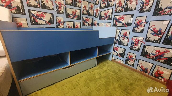 Детская кровать, чердак