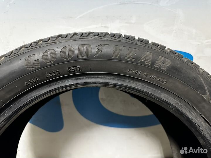 Goodyear UltraGrip Ice 2 215/50 R17 95T