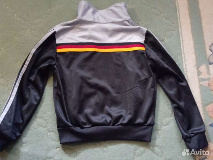 Спортивная кофточка 34 размер