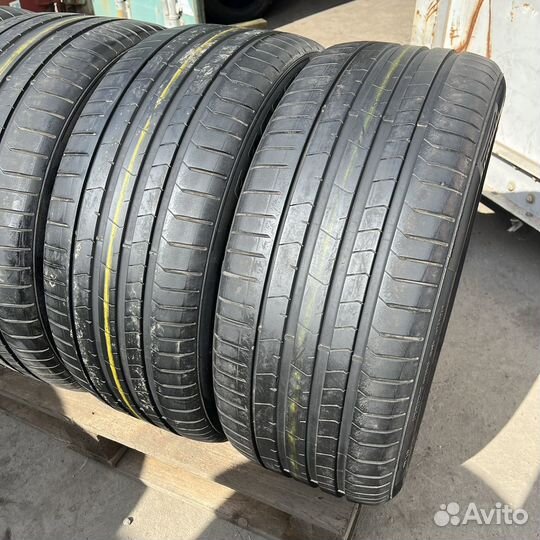 Pirelli P Zero PZ4 275/40 R21 и 315/35 R21