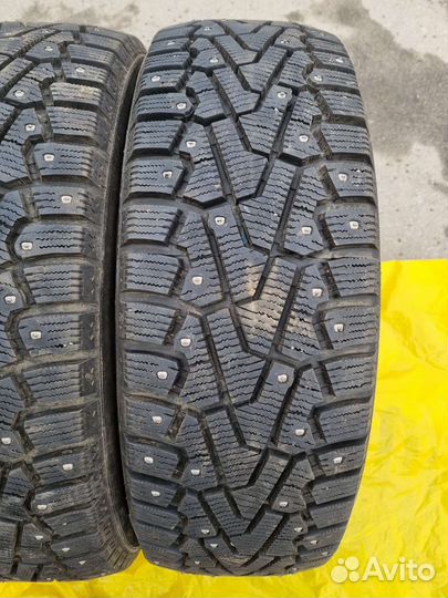 Pirelli Ice Zero 215/65 R16