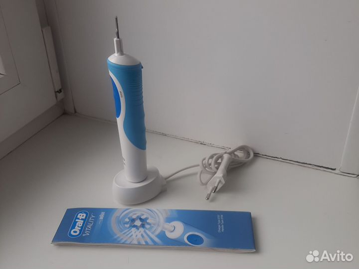 Электрическая зубная щетка.Braun. Германия