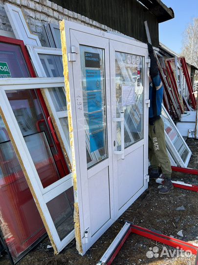 Дверь(Входная, пластиковая)