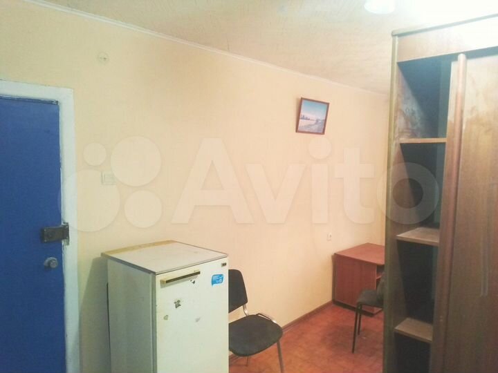 Комната 17 м² в 8-к., 4/10 эт.