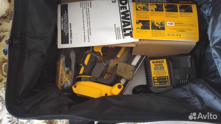 Комплект каркасного нейлера Dewalt DCN692M1