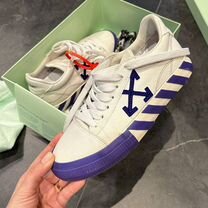 Off-white vulcanized low-top canvas sneakers