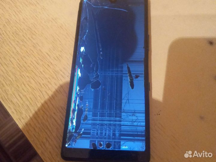 Телефон Sony L4 l 4312 разбит экран
