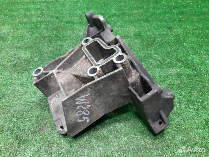 Кронштейн гур volkswagen Touareg (7L) 2006