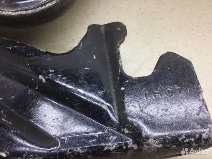 Петля капота правая правая Mitsubishi Lancer CX.CY