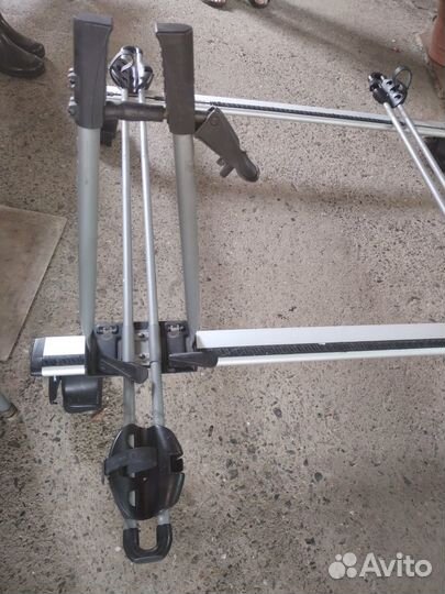 Багажник на крышу Thule с велокреплениями