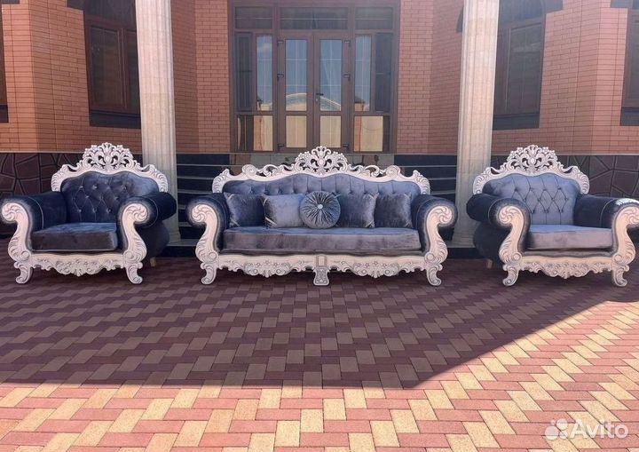 Диван в офис