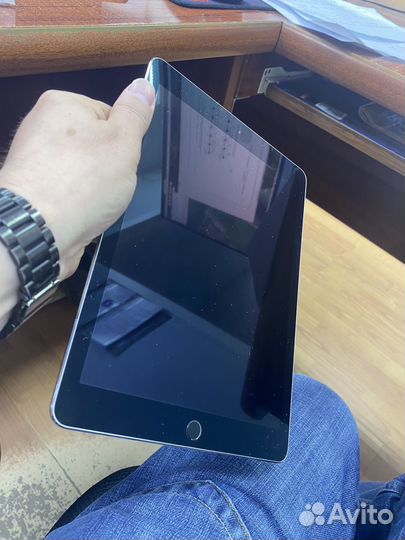 iPad 9,7 про 32 с сим