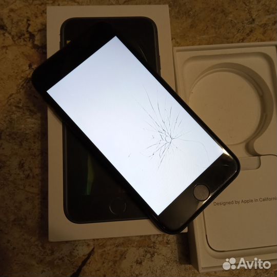 iPhone SE (2020), 64 ГБ
