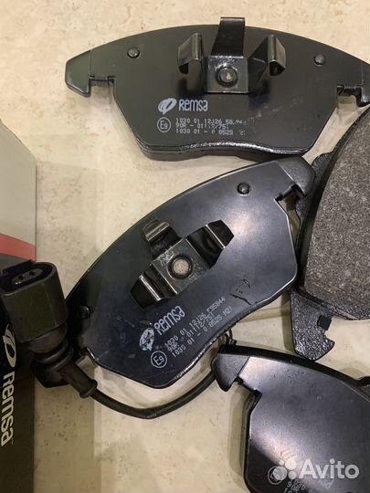 Передние тормозные колодки remsa 103001