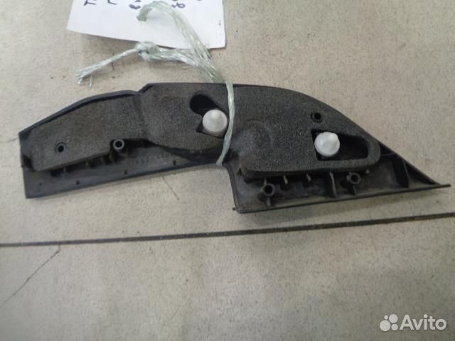 Уголок двери передней левой внутренний Toyota Pri